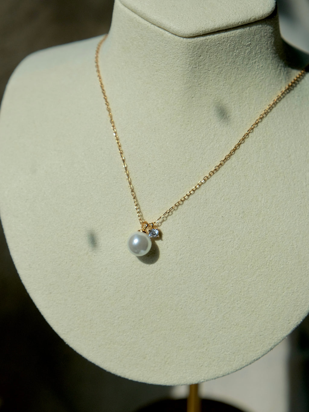 Luna Pearl Necklace