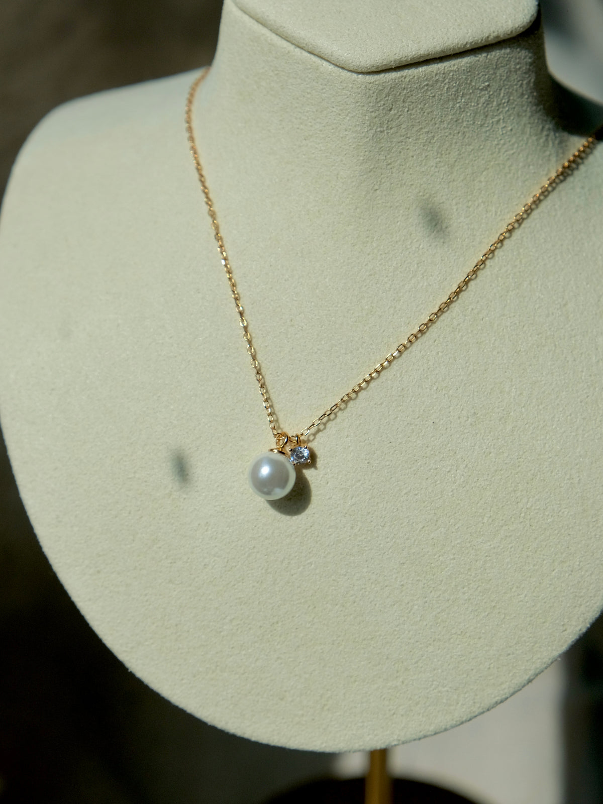 Luna Pearl Necklace
