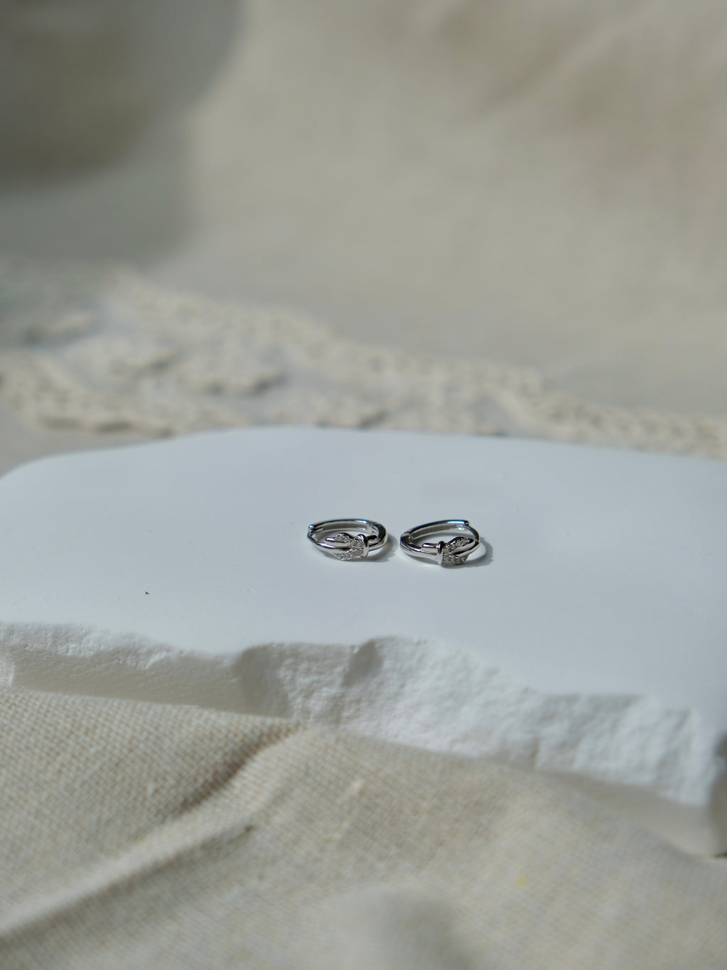 Knot Hoops