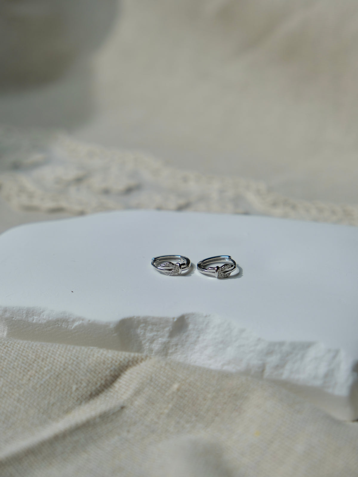 Knot Hoops