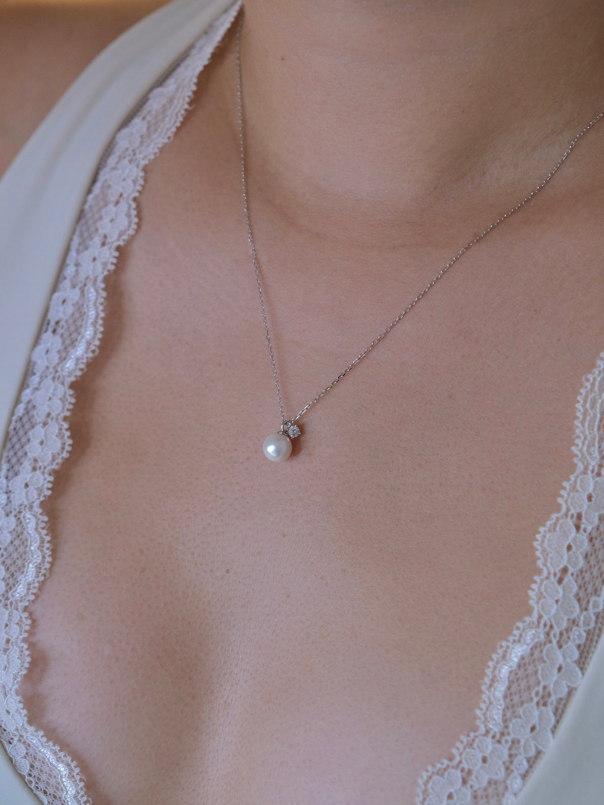 Luna Pearl Necklace